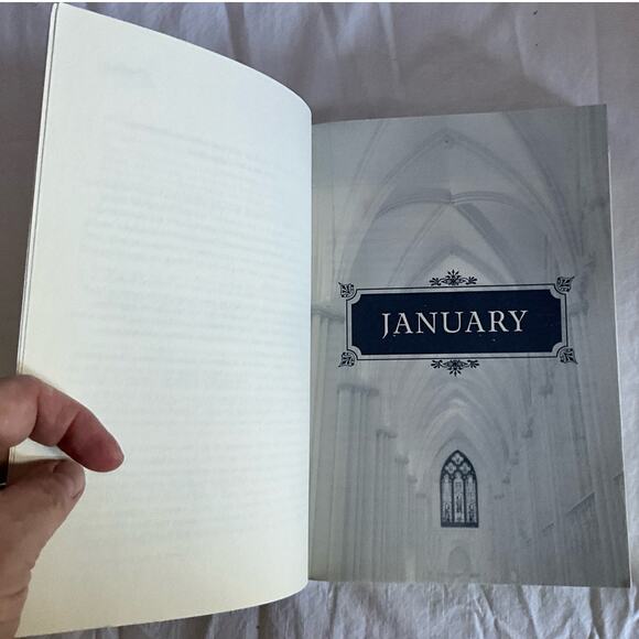 The One Year Book of Hymns 365 Devotionals Based on Popular Hymns - Picture 4 of 8